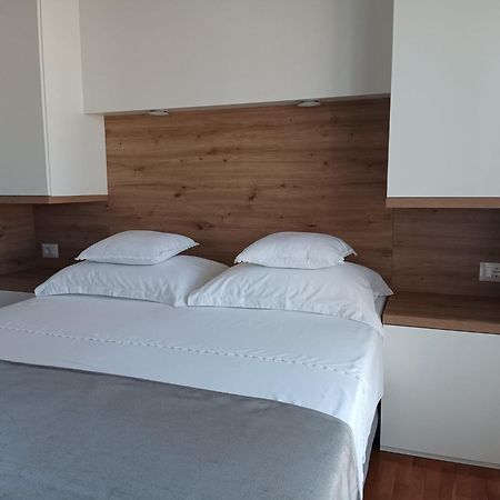 Pluton Apartamento Primošten Exterior foto